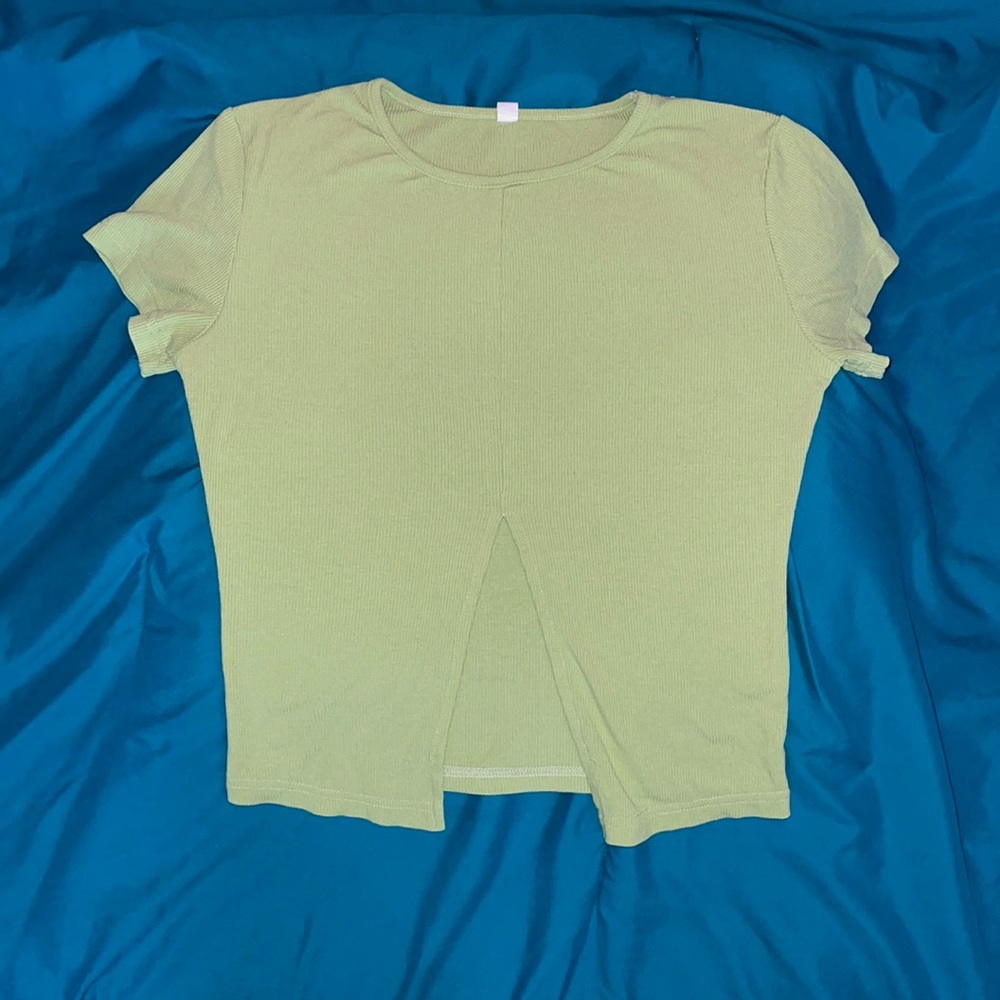 green ribbed top with cut out